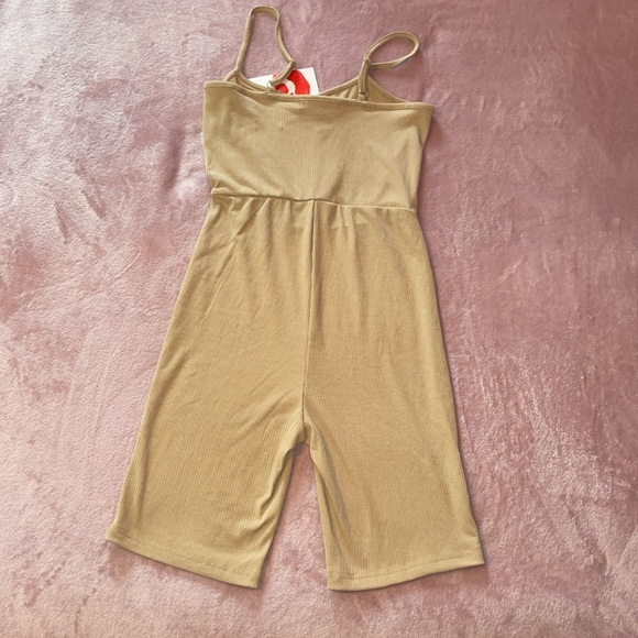 Tan Ribbed Romper 🧡 NWT - Picture 2 of 3